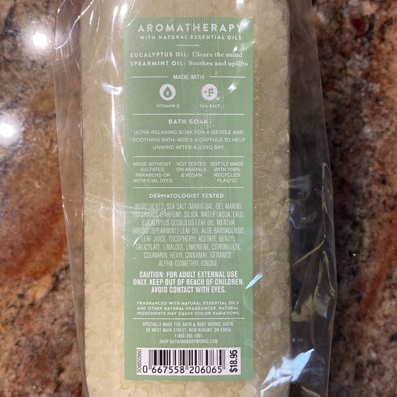 Aromatherapy “Eucalyptus Spearmint” Bath Soak by BBW, 17 oz / 481 mL, NWT + Wrap - Picture 4 of 7